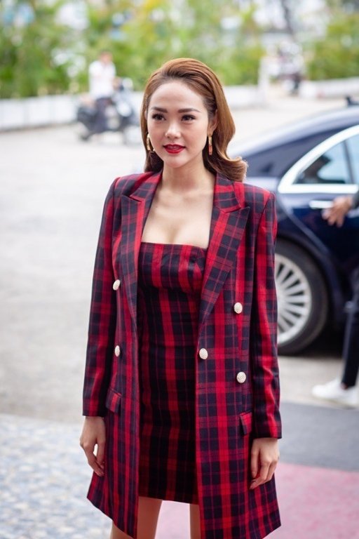 chi-mot-khoanh-khac-minh-hang-tiep-tuc-ghi-danh-vao-hoi-nhung-nguoi-dep-buc-tu-vong-1-den-ngop-tho-cua-vbiz