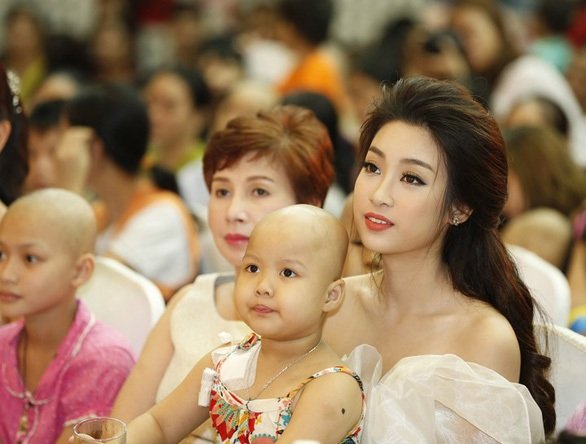 Đỗ Mỹ Linh là Hoa hậu năng nổ trong các hoạt động thiện nguyện. 