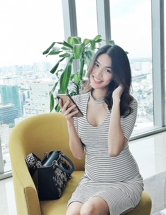 Lan Khuê đăng ảnh bụng bầu mà vẫn xinh đẹp kèm chú thích: