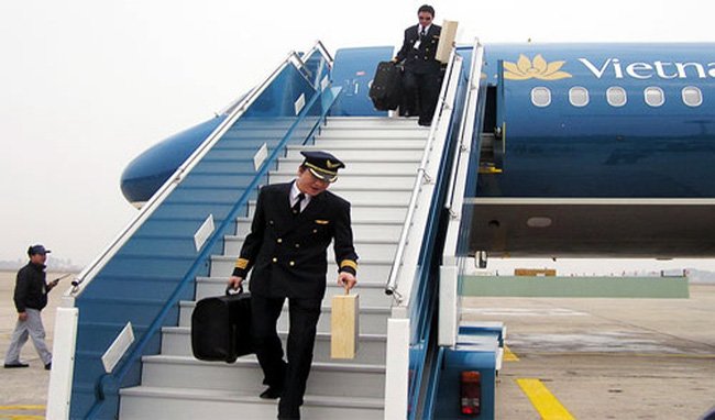 vietnam-airlines-quy-ii2019-loi-nhuan-giam-bai-toan-tang-luong-giu-chan-phi-cong