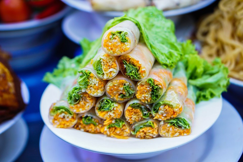 Các món ăn ở Phố cổ Hội An cũng rất tuyệt vời. Nơi đây được cho là địa điểm lý tưởng cho du lịch ẩm thực hay cho những người đam mê ẩm thực.