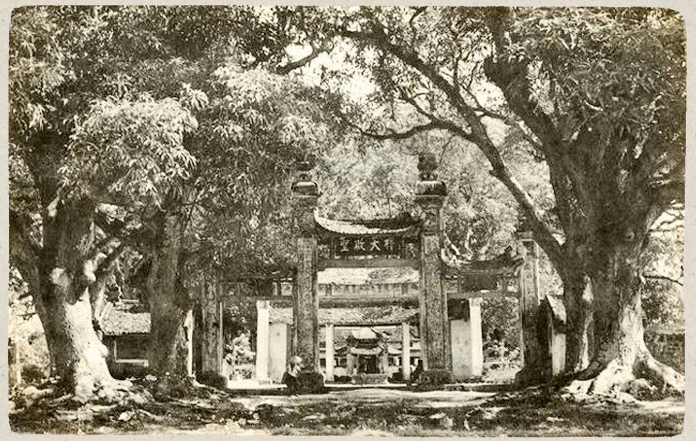 gs-le-van-lan-ke-chuyen-song-to-lich-2000-nam