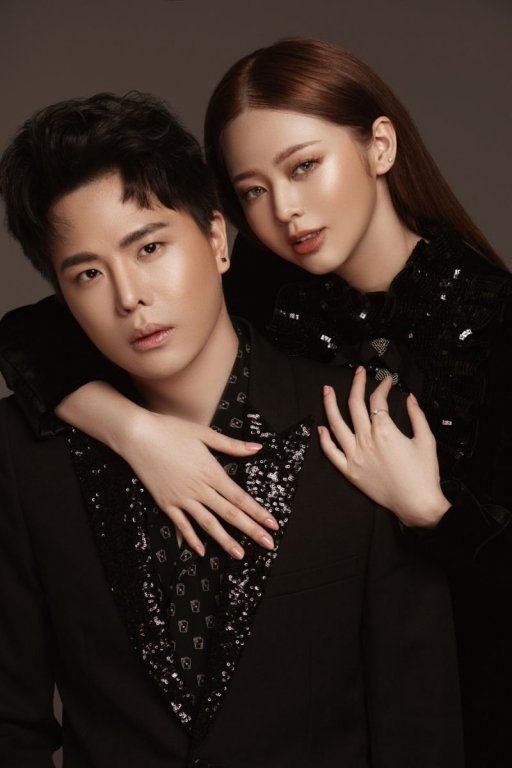 Sau nghi vấn hẹn hò nổi lên từ năm 2018, Trịnh Thanh Bình và Liz Kim Cương tung bộ ảnh tình tứ khiến xôn xao. 