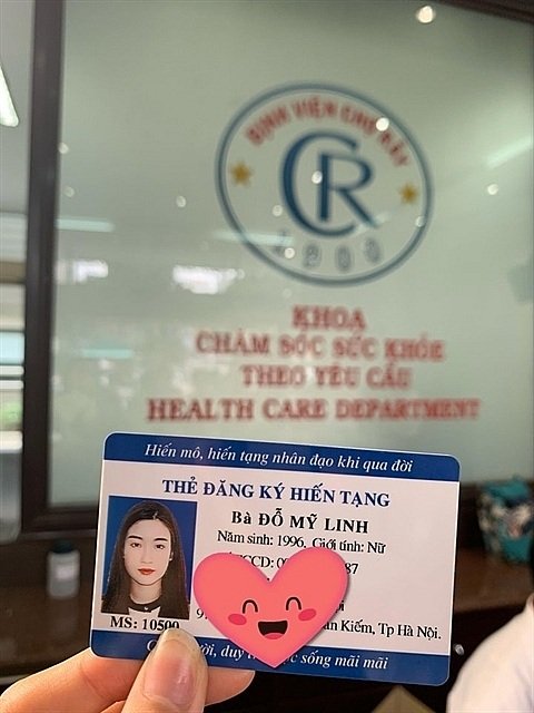 Hoa hậu Đỗ Mỹ Linh chia sẻ ảnh đăng ký hiến tạng trên trang cá nhân. 