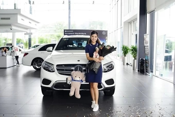 Hoàng Yến Chibi tậu xe 2 tỷ bằng số tiền dành dụm sau 5 năm vào TP.HCM lập nghiệp. 