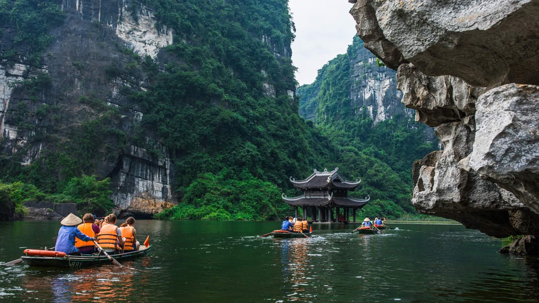 cnn-liet-ke-7-hang-dong-tuyet-voi-nhat-o-viet-nam