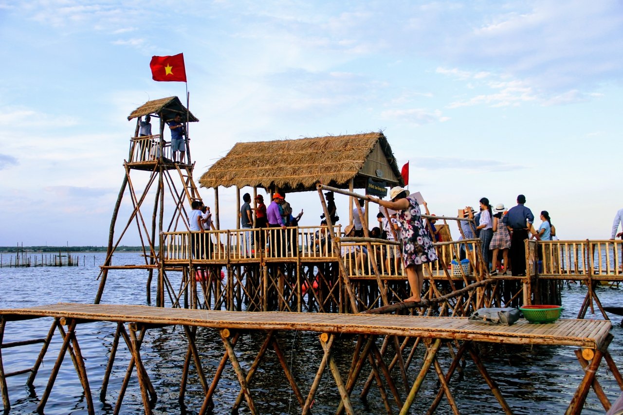 kham-pha-vung-dam-pha-nuoc-lo-lon-nhat-dong-nam-a