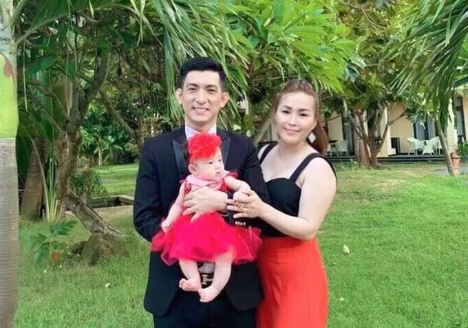 Bảo Duy - chồng cũ của Phi Thanh Vân - lần đầu gặp con gái với người vợ thứ 3. Được biết, Thúy Oanh - bà xã