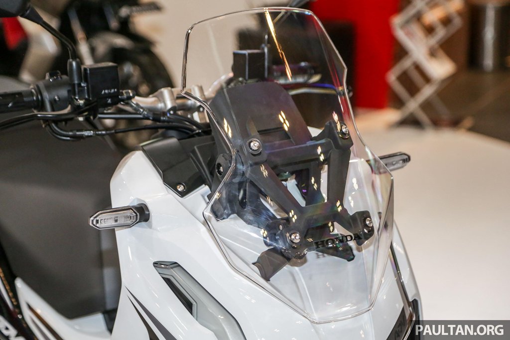 xe-ga-dia-hinh-honda-adv-150-ra-mat-gia-hon-2400-usd