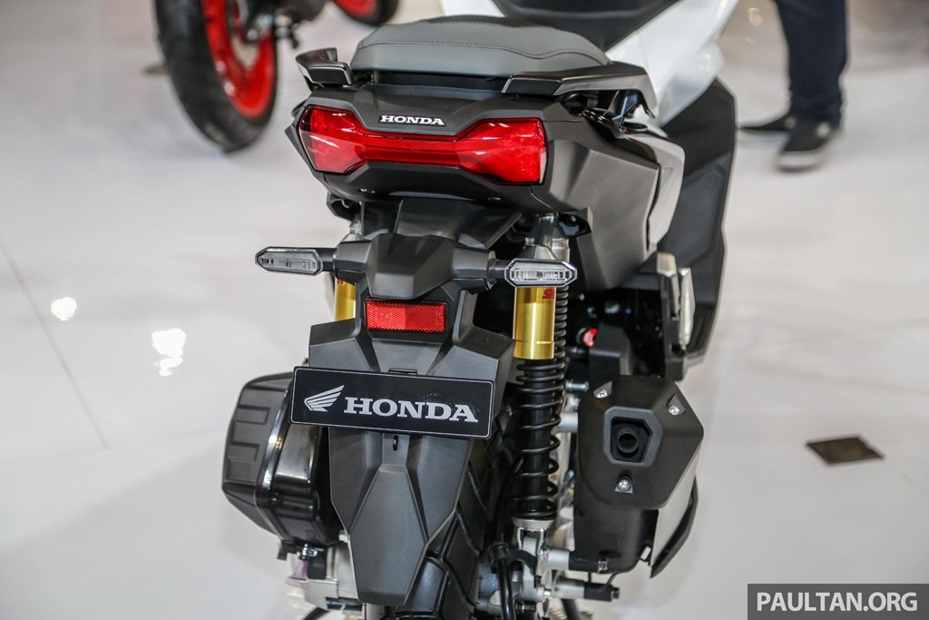 xe-ga-dia-hinh-honda-adv-150-ra-mat-gia-hon-2400-usd