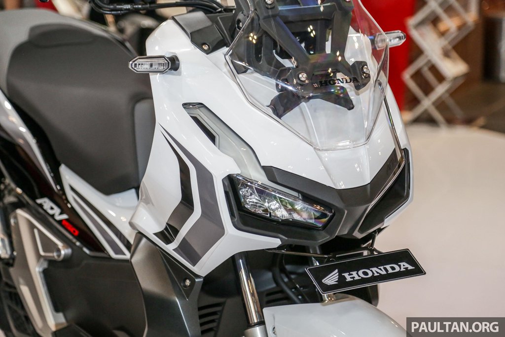 xe-ga-dia-hinh-honda-adv-150-ra-mat-gia-hon-2400-usd