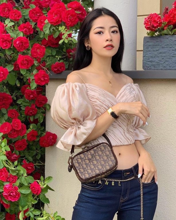 bat-trend-thoi-trang-dao-pho-ma-loat-my-nhan-viet-lang-xe-dao-gan-day