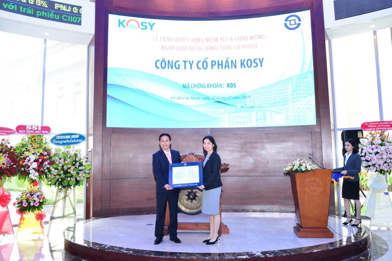 co-phieu-kosy-kos-khoi-sac-trong-phien-giao-dich-dau-tien-tai-hose