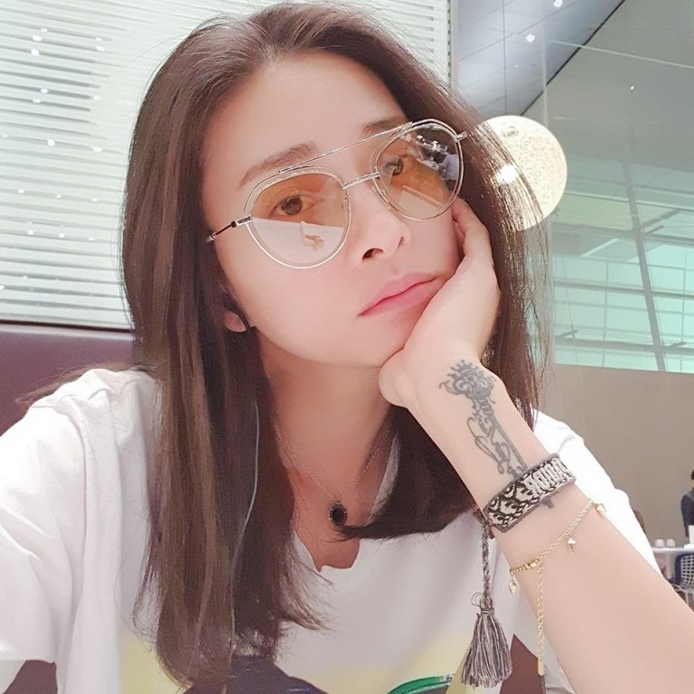 Ngô Thanh Vân than thở bị móc ví tiền, 2 thẻ tín dụng khi tới Anh.