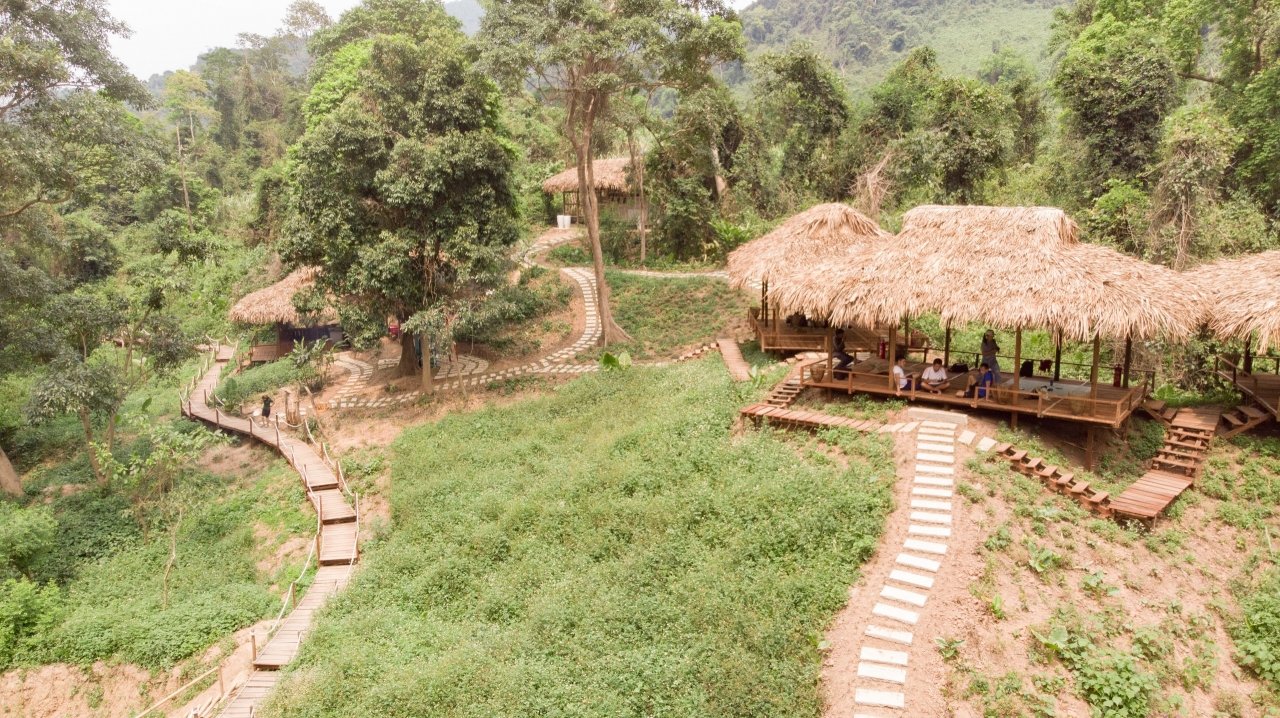 tan-chay-cung-cong-vien-du-thu-de-choi-o-quang-binh