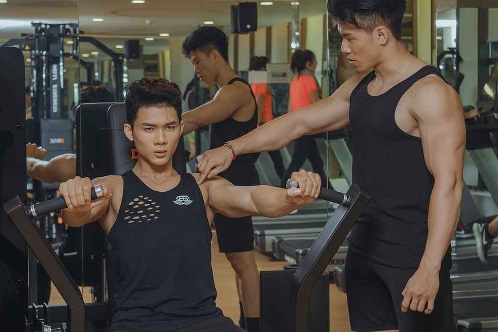 dai-dien-viet-nam-tai-mister-world-2019-bo-thi-vi-mau-thuan-voi-ong-bau