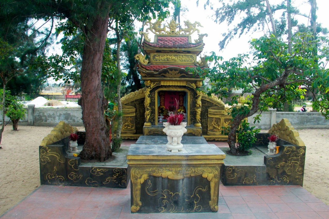 ghe-lang-canh-duong-xem-con-duong-bich-hoa