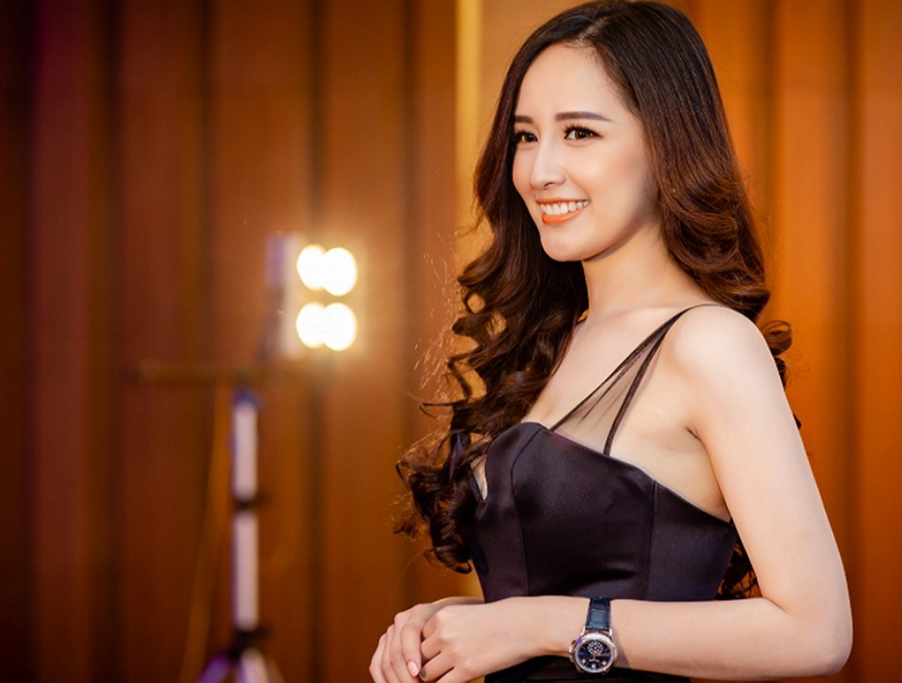 mai-phuong-thuy-mua-vai-can-nha-hay-vai-cai-xe-la-chuyen-binh-thuong