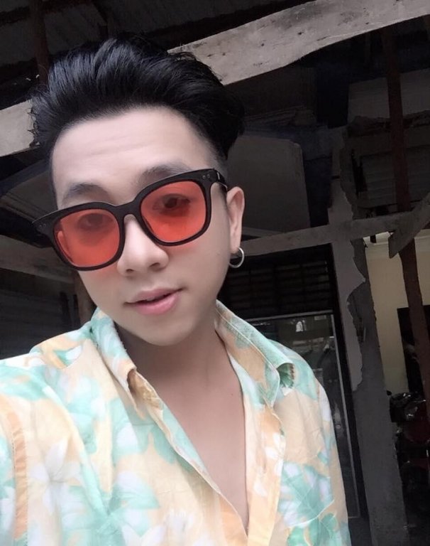 So với 2 thành viên còn lại, Lý Tuấn Kiệt lại là người hoạt động âm nhạc tích cực nhất sau khi rời nhóm. Giọng ca sinh năm 1992 còn được biết đến với khả năng sáng tác nhạc qua những ca khúc như