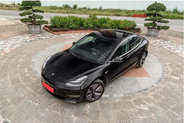 danh-gia-nhanh-tesla-model-3-dau-tien-viet-nam-8-diem-thu-vi-it-ai-biet-sau-muc-gia-hon-3-ty-dong