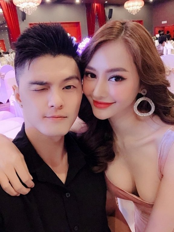Linh Chi đăng ảnh bên Lâm Vinh Hải triết lý: