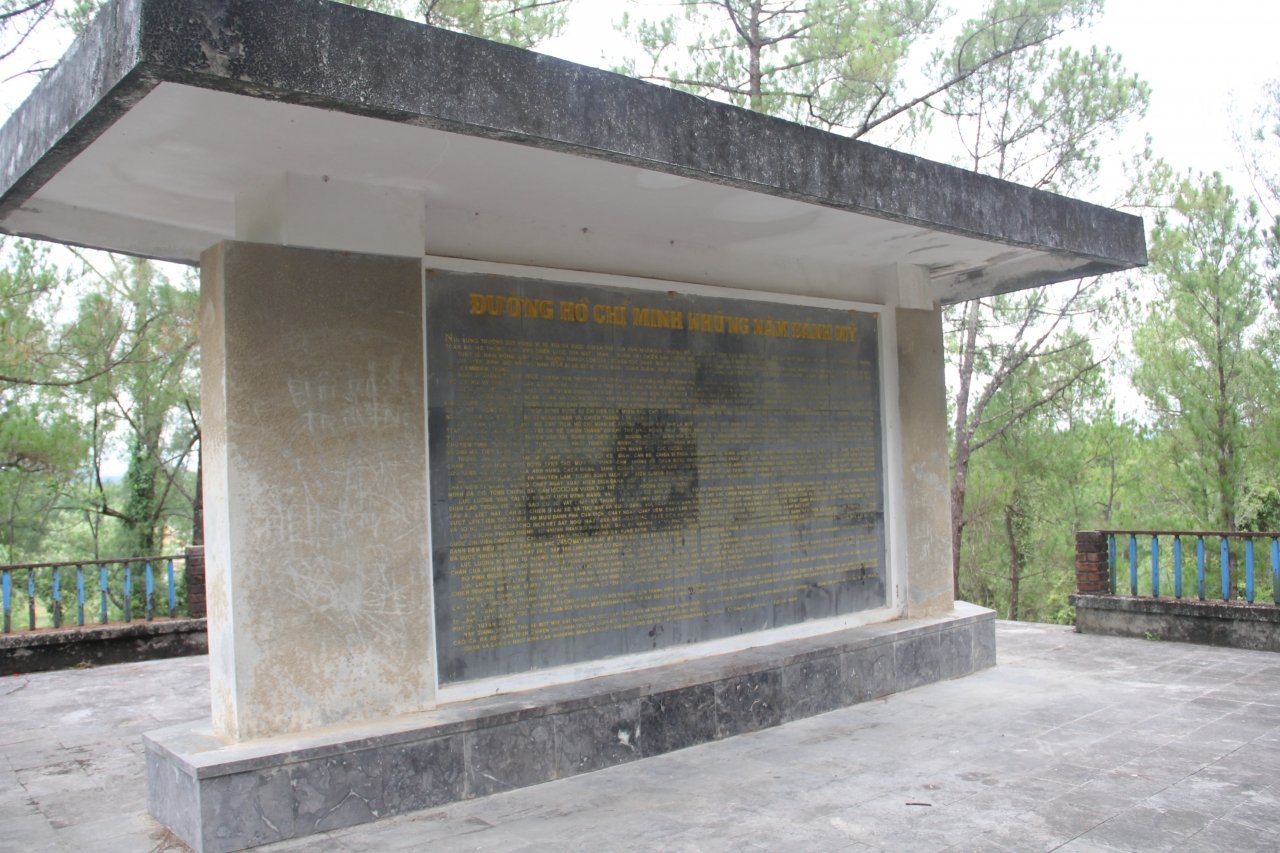 thang-7-ve-nghia-trang-liet-sy-truong-son-thap-nen-nhang-tri-an-anh-hung-liet-sy