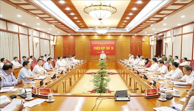 tong-bi-thu-6-thang-ky-luat-13-can-bo-cap-cao-dien-bo-chinh-tri-ban-bi-thu-quan-ly