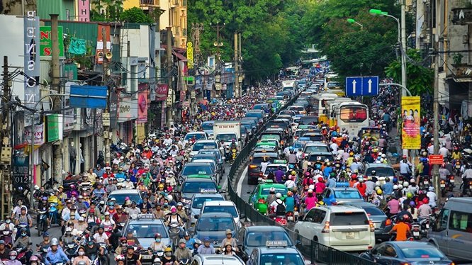 khong-chi-thu-phi-o-to-ha-noi-con-chuan-bi-cam-xe-may-vao-noi-do