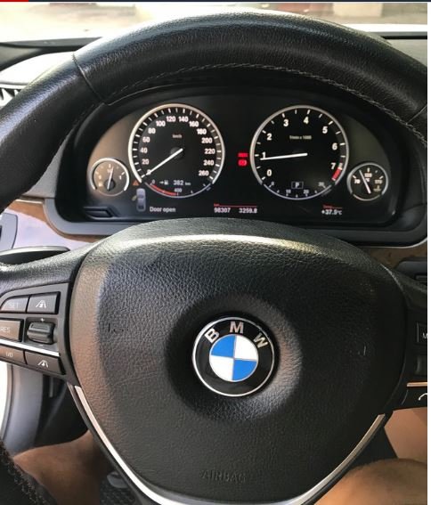 bmw-740li-sau-gan-10-nam-su-dung-co-gia-re-hon-300-trieu-dong-so-voi-toyota-camry-the-he-moi-nhat