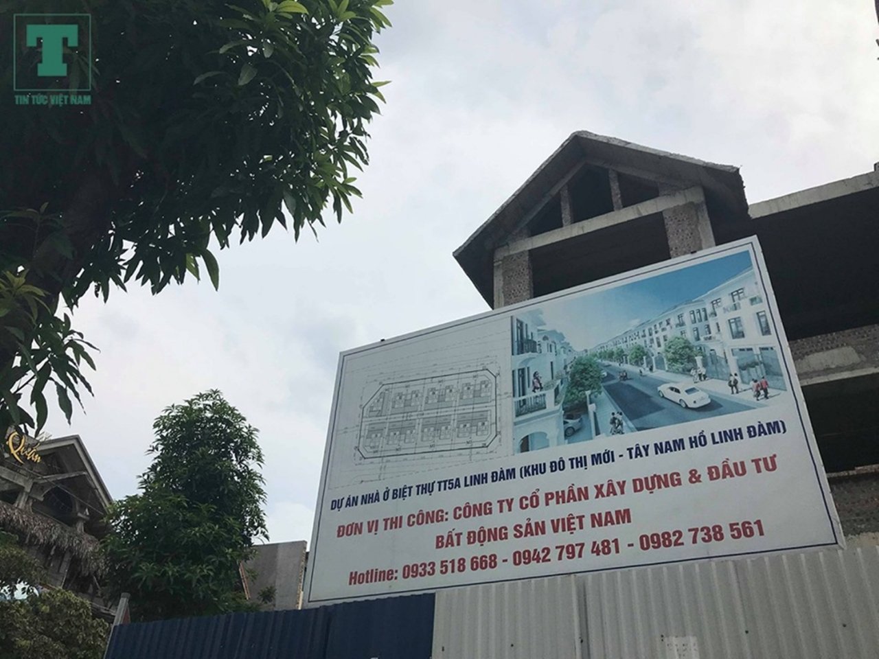 Biển ngoài khu biệt thự.