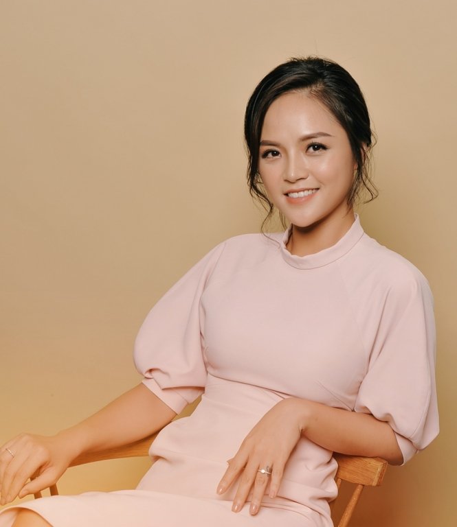 thu-quynh-co-ban-trai-moi-sau-4-nam-ly-hon-chi-nhan