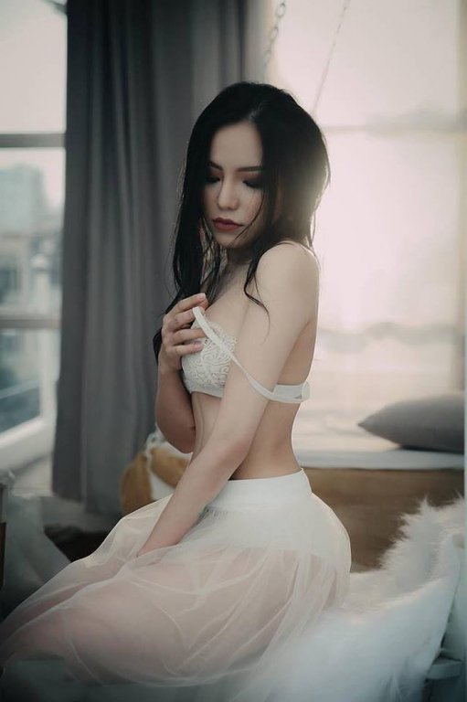 nhan-sac-nong-bong-cua-ly-phuong-chau-sau-khi-ly-hon-lam-vinh-hai