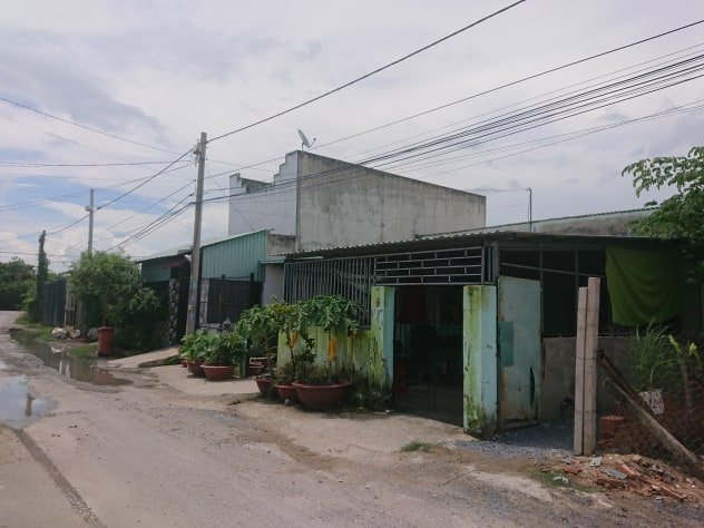 xay-dung-trai-phep-moi-o-huyen-binh-chanh-tp-hcm-bi-thao-do-van-chong-doi-xay-lai