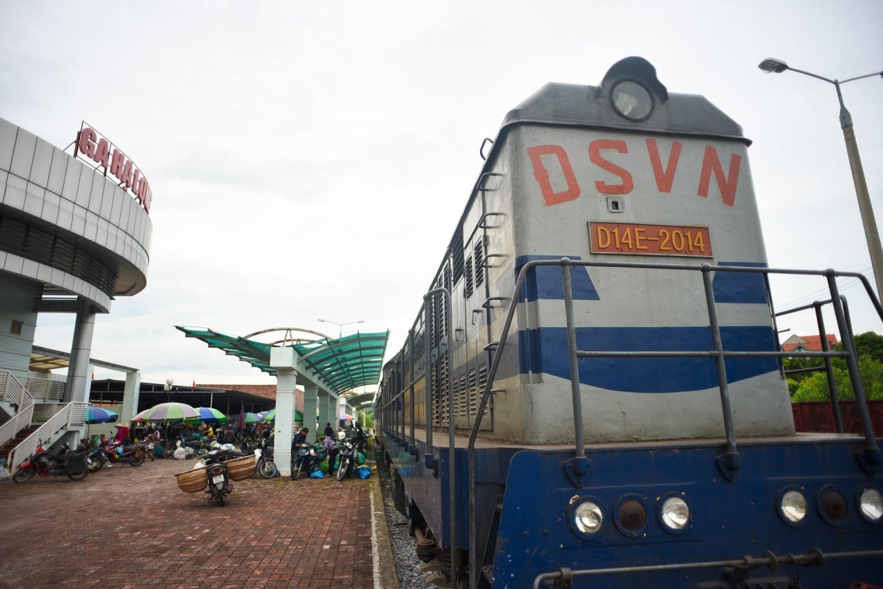 7 gio tren chuyen xe lua vang khach nhat ca nuoc hinh anh 16 