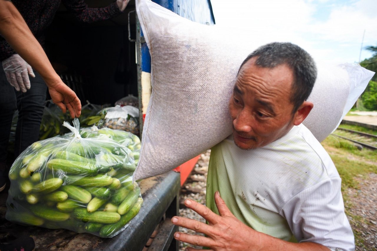 7 gio tren chuyen xe lua vang khach nhat ca nuoc hinh anh 20 