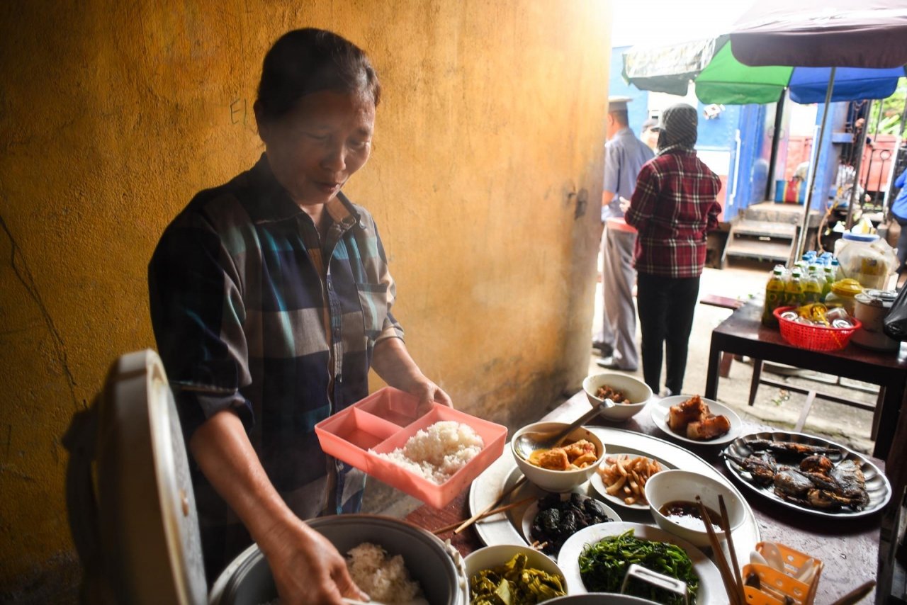 7 gio tren chuyen xe lua vang khach nhat ca nuoc hinh anh 27 