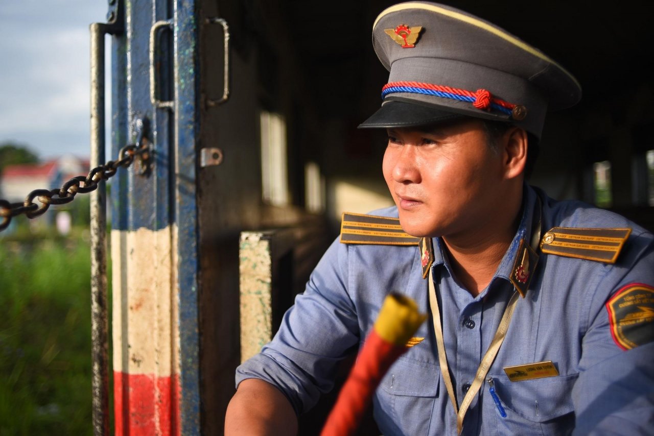 7 gio tren chuyen xe lua vang khach nhat ca nuoc hinh anh 42 