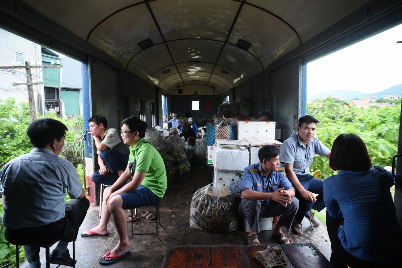 7 gio tren chuyen xe lua vang khach nhat ca nuoc hinh anh 6 