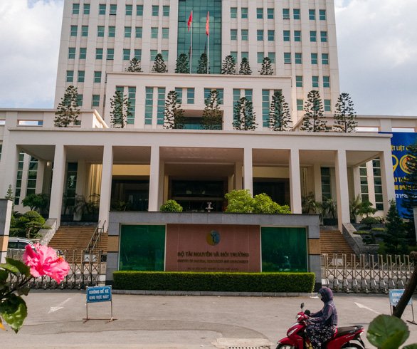 bo-tai-nguyen-va-moi-truong-bo-nhiem-hang-chuc-can-bo-thieu-dieu-kien-tieu-chuan
