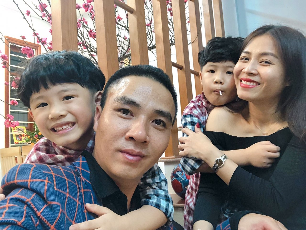 ngam-than-hinh-nong-bong-va-quyen-ru-cua-mc-hoang-linh-chung-toi-la-chien-sy