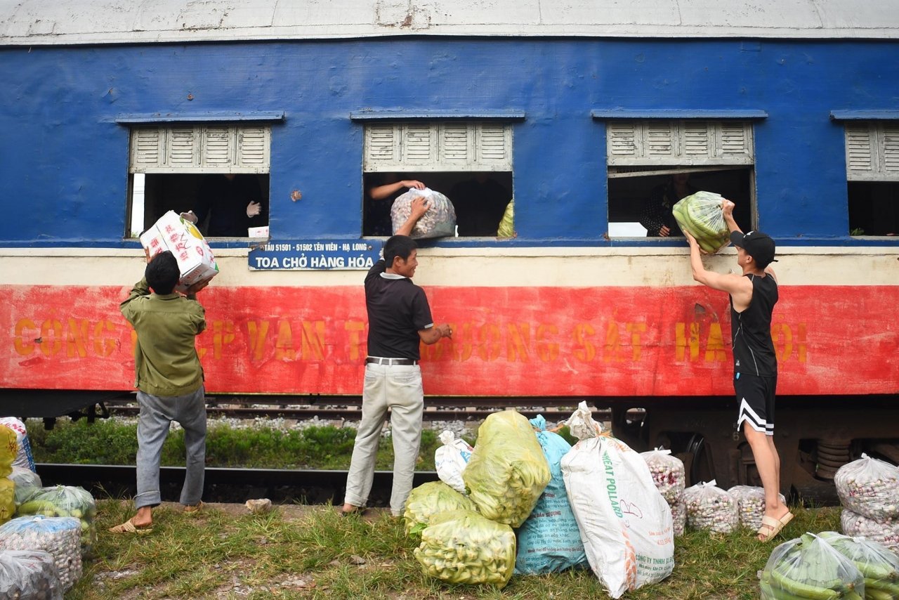7 gio tren chuyen xe lua vang khach nhat ca nuoc hinh anh 9 