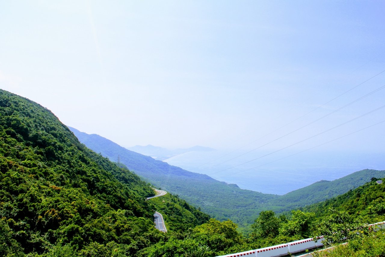 vuot-deo-kham-pha-thien-ha-de-nhat-hung-quan