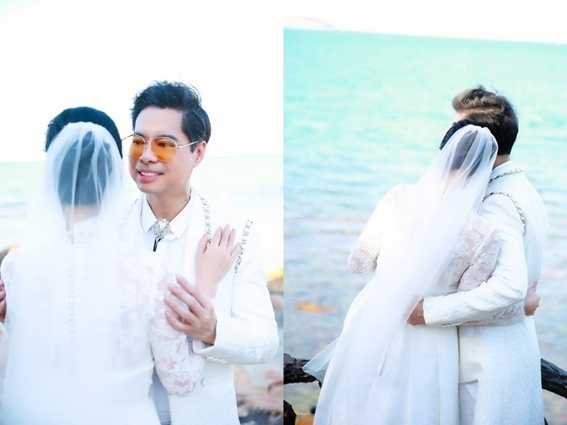 Trên trang cá nhân, Ngọc Sơn bất ngờ chia sẻ loạt hình ảnh diện vest trắng bên một người phụ nữ giấu mặt mặc váy cưới. Nam ca sĩ còn chú thích: