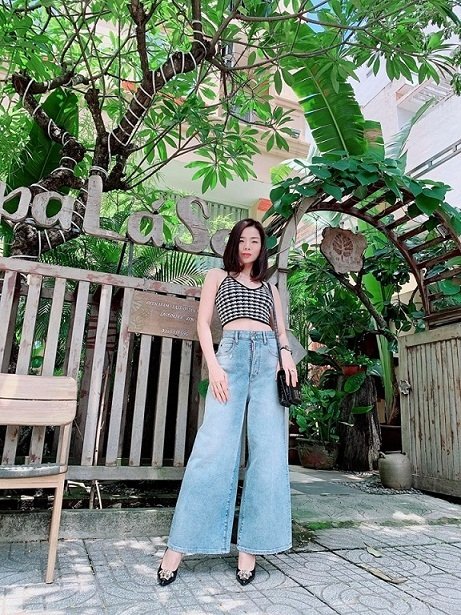 u40-le-quyen-tao-bao-dien-bikini-khoe-than-hinh-nong-bong