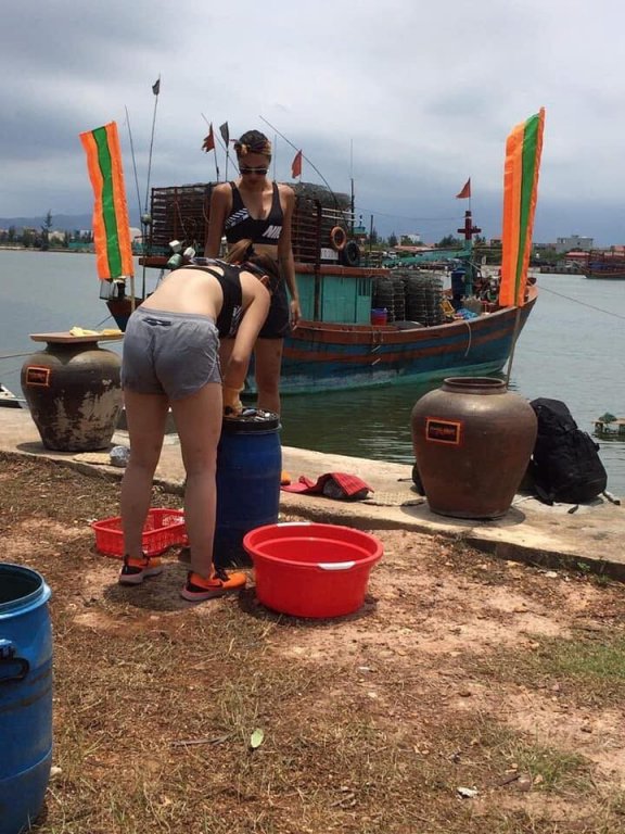 Điển hình như cặp đôi Kỳ Duyên - Minh Triệu nhiều lần mặc bra top cùng quần ngắn khoe thân hình gợi cảm. 