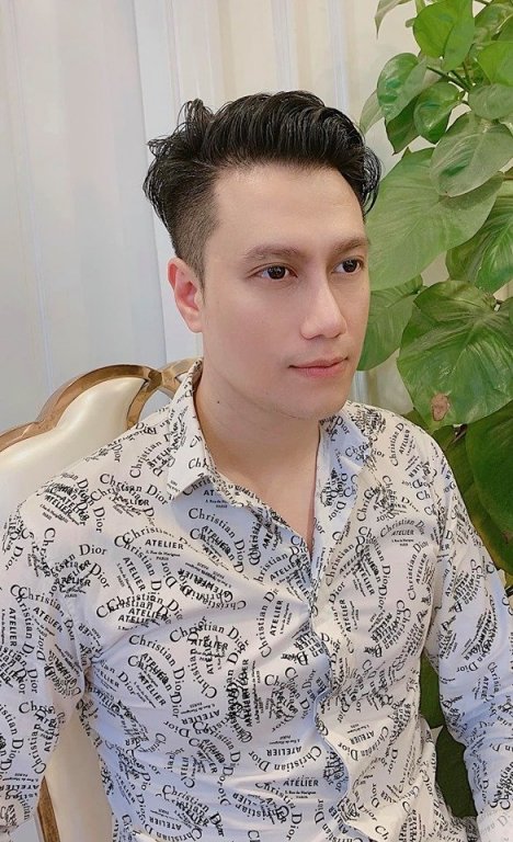 nhan-sac-sau-tham-my-bi-nem-da-viet-anh-khoe-ban-tien-thach-thuc-nhung-ke-che-bai