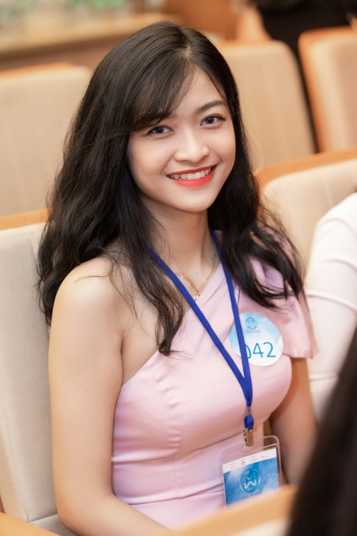 loat-anh-doi-thuong-cua-a-hau-the-gioi-viet-nam-nguyen-ha-kieu-loan