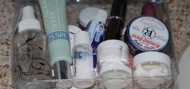 Tại sao du khách không được mang quá 100 ml chất lỏng lên máy bay? - 2