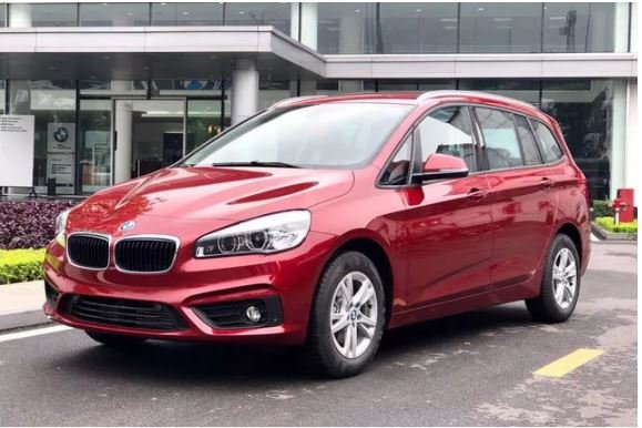 bmw-3-series-moi-can-ke-ngay-ra-mat-nguoi-mua-mau-cu-duoc-tang-hon-200-trieu-dong