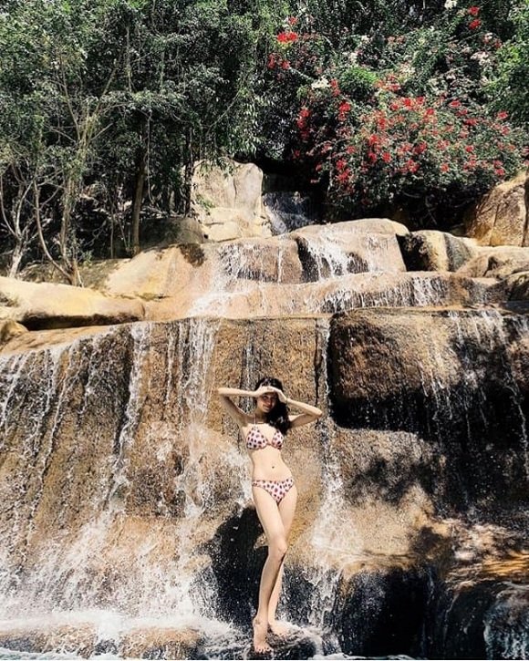 Á hậu Thùy Dung gây sốt khi đăng ảnh bikini khoe 3 vòng siêu chuẩn.